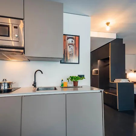Brera Serviced Schwabing アパートホテル 3*