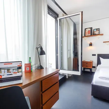 アパートホテル Brera Serviced Schwabing 3*